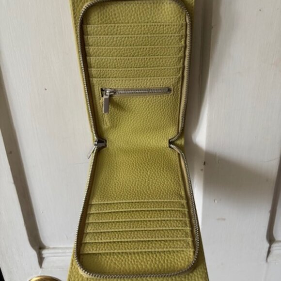 Matt & Nat Crossbody Wallet - Picture 4 of 5